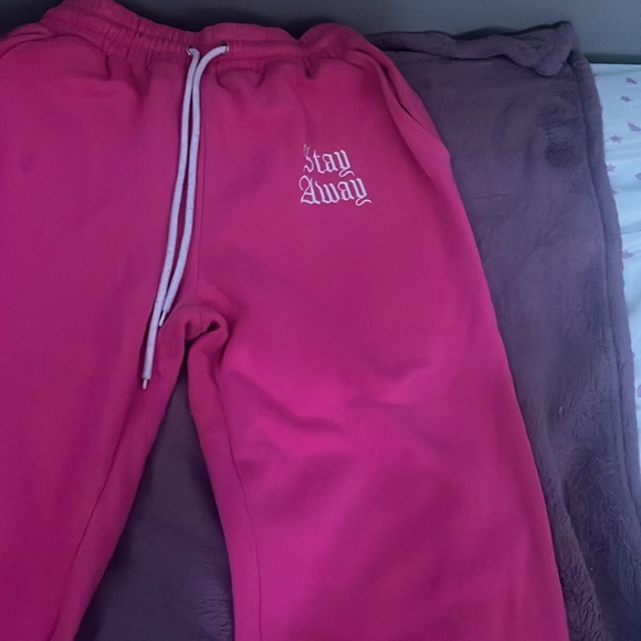 Stay away joggers - Picture 3 of 5